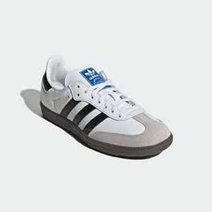 adidas Men's White and Black Sneakers